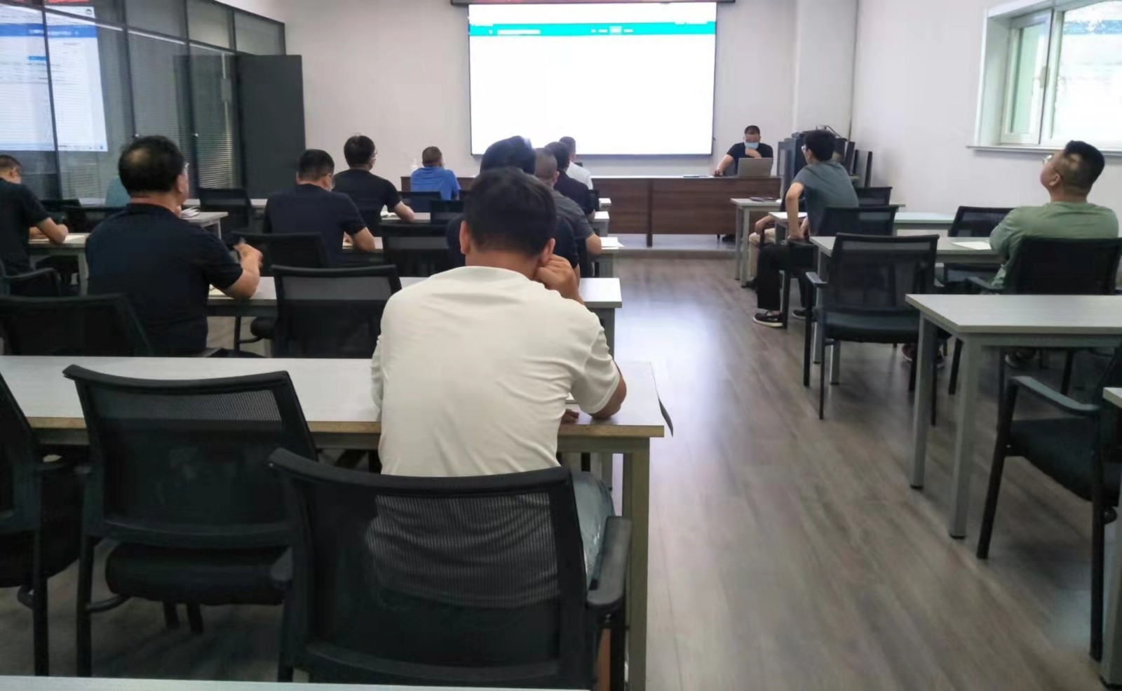 科务会_6037x35961.jpg